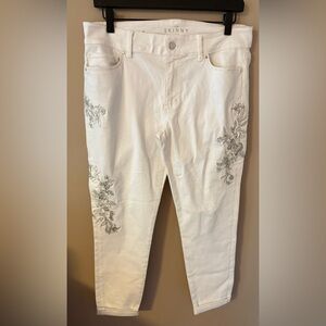 White House black market crop embroidered floral skinny jeans size 8